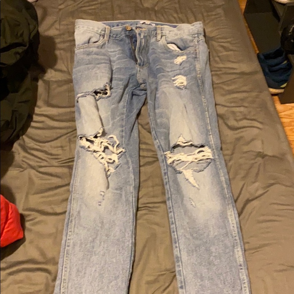 Men’s ripped jeans